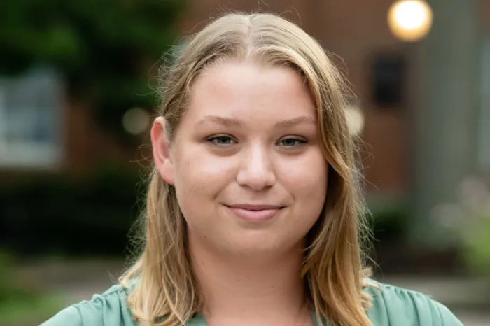 Elizabeth Vigue headshot