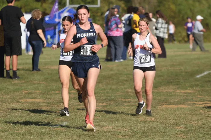 Runners competing in women's cross country