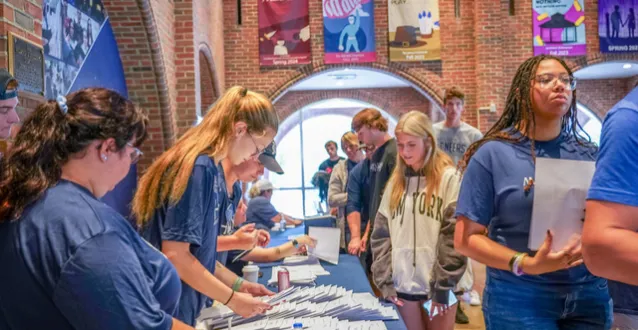 Students attend Move-In Day